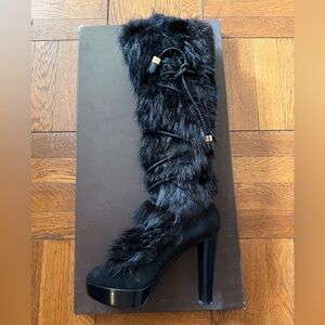 Authentic Louis Vuitton Tatjana High Boot in beaver fur size 39.5